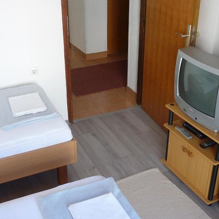 Three Bedroom Apartment & Studio - Apartments Zdrijac Нин Экстерьер фото